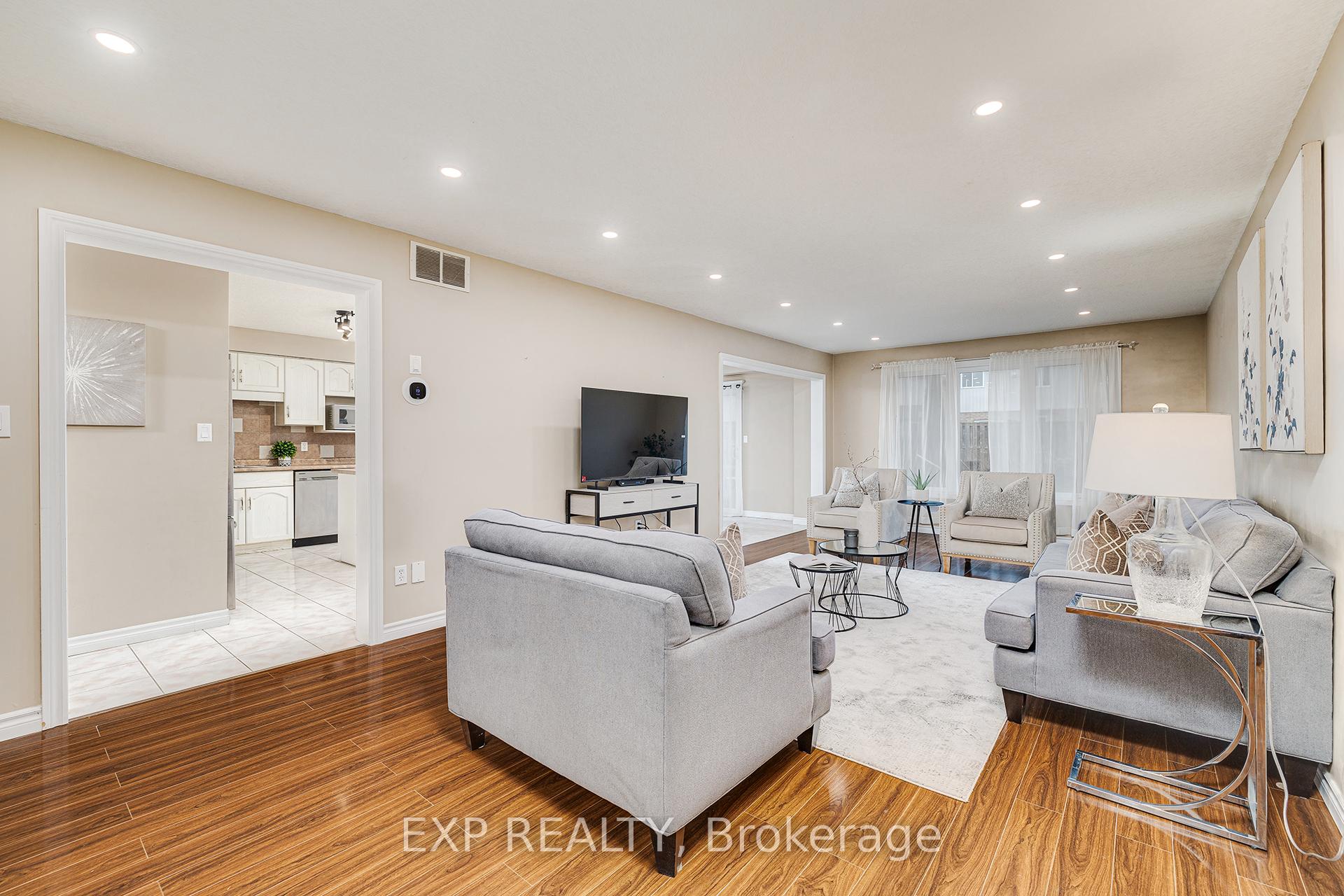 Photo 3 of 18 Highbarry Crescent, Kitchener — HOMEH