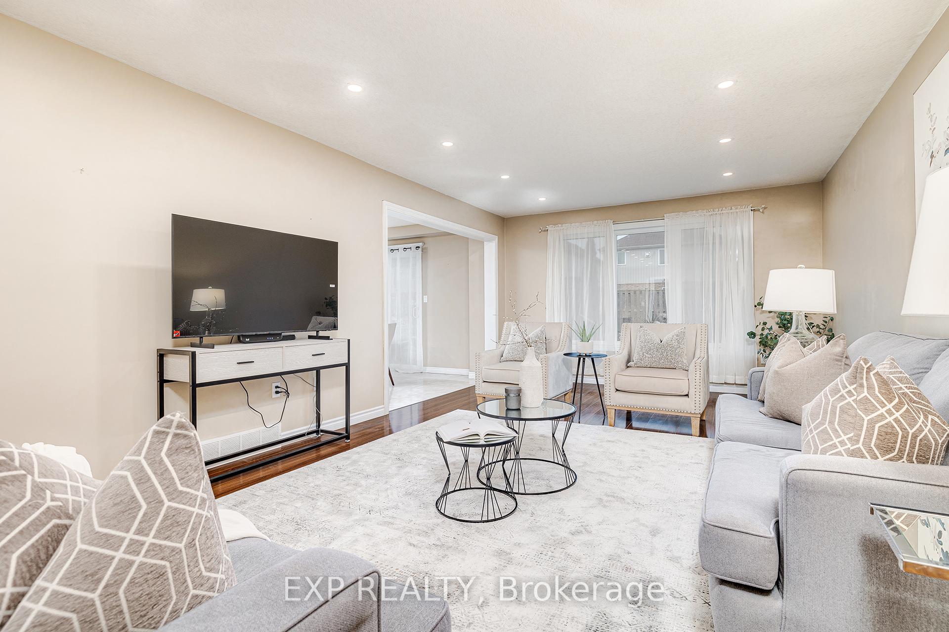 Photo 5 of 18 Highbarry Crescent, Kitchener — HOMEH