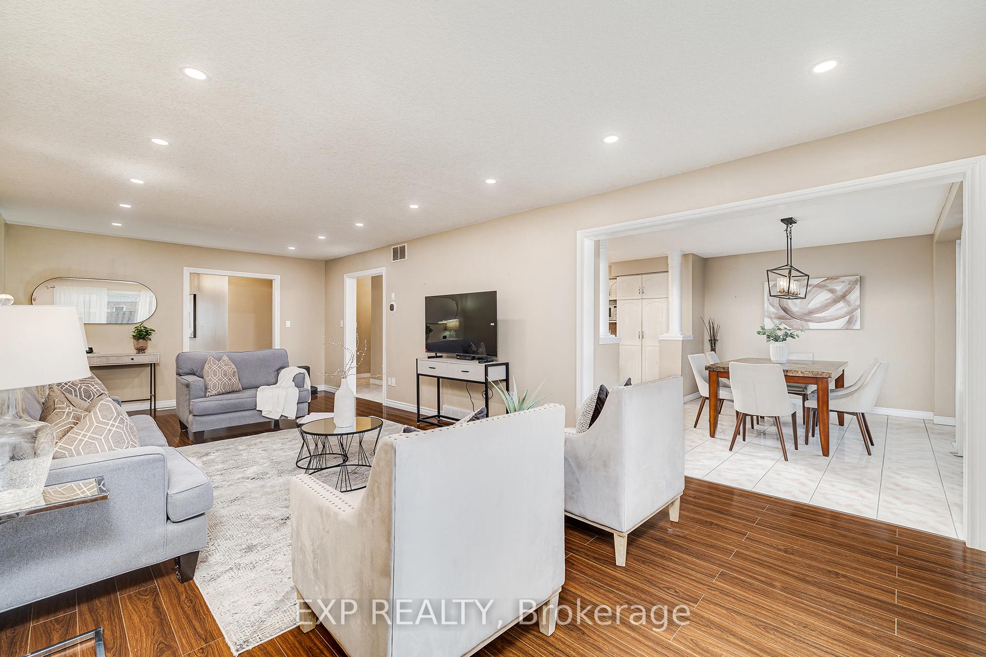 Photo 6 of 18 Highbarry Crescent, Kitchener — HOMEH