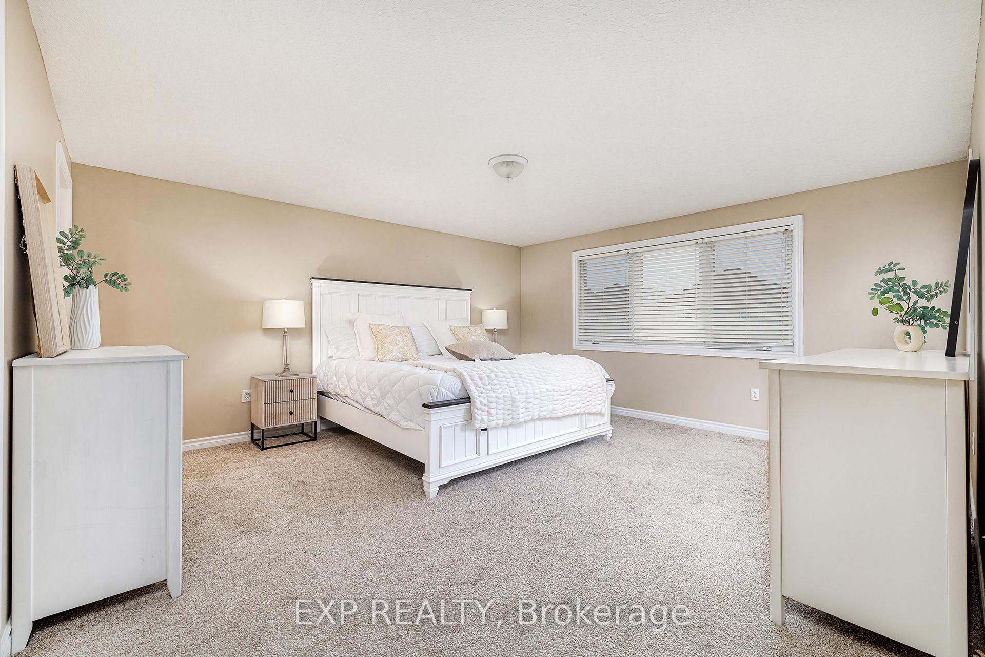 Photo 17 of 18 Highbarry Crescent, Kitchener — HOMEH