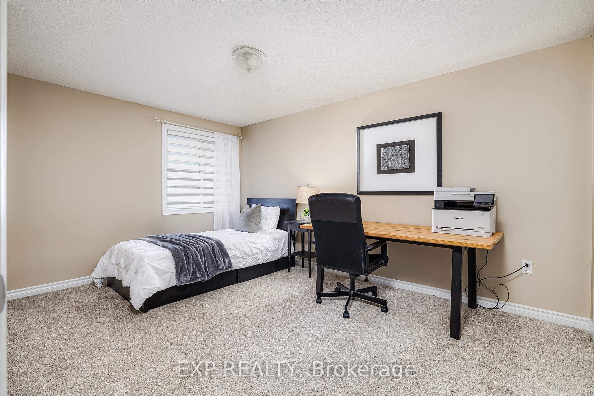 Photo 22 of 18 Highbarry Crescent, Kitchener — HOMEH
