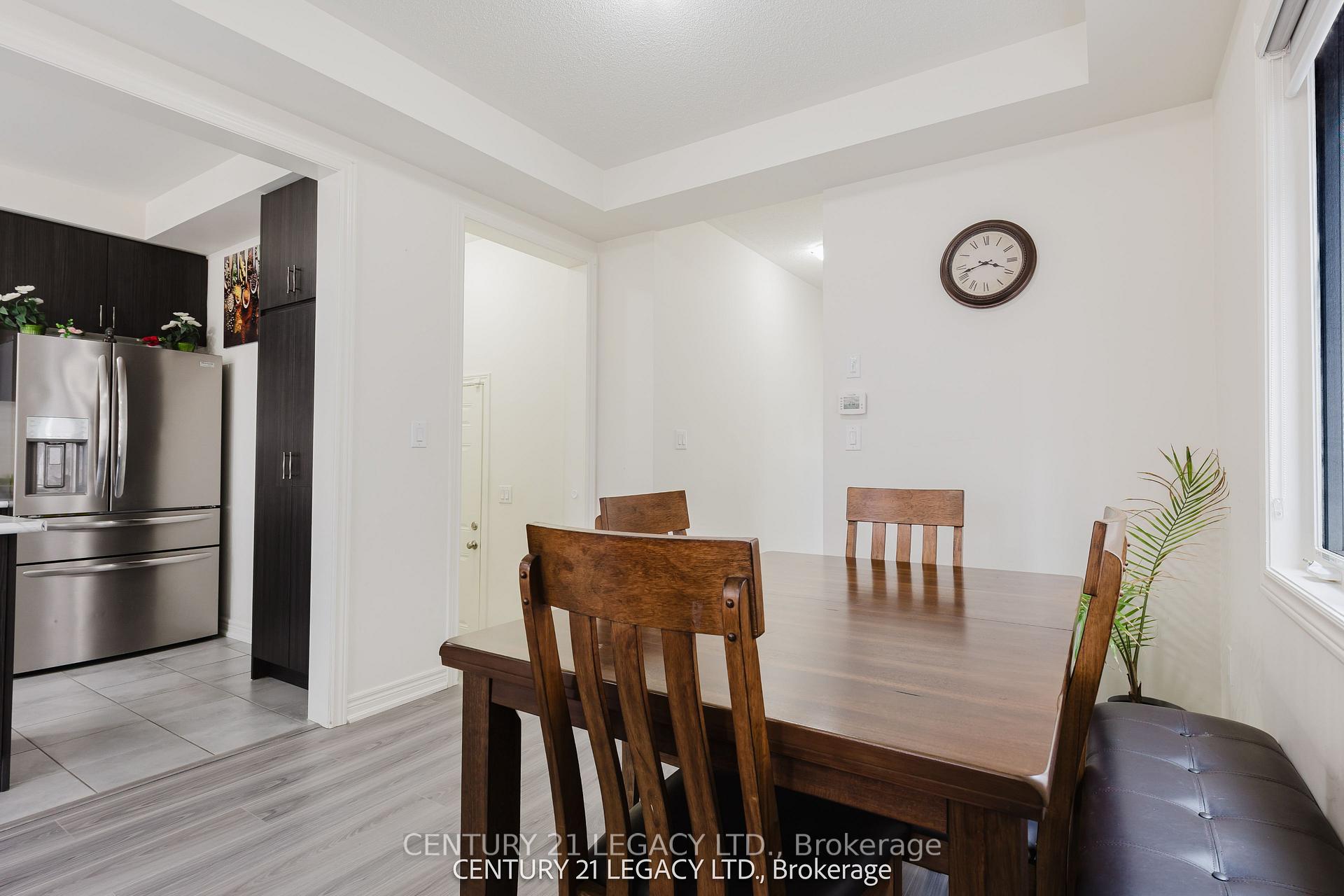 Photo 6 of 180 Agro Street, Hamilton, Waterdown — HOMEH