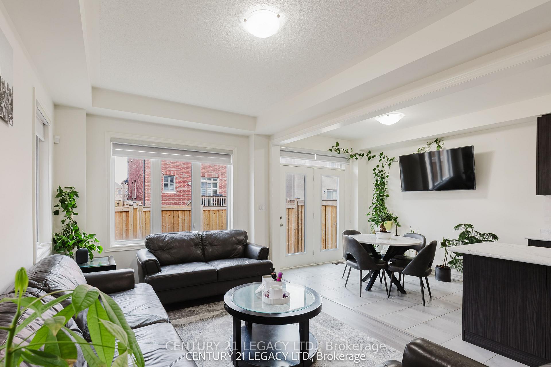 Photo 10 of 180 Agro Street, Hamilton, Waterdown — HOMEH