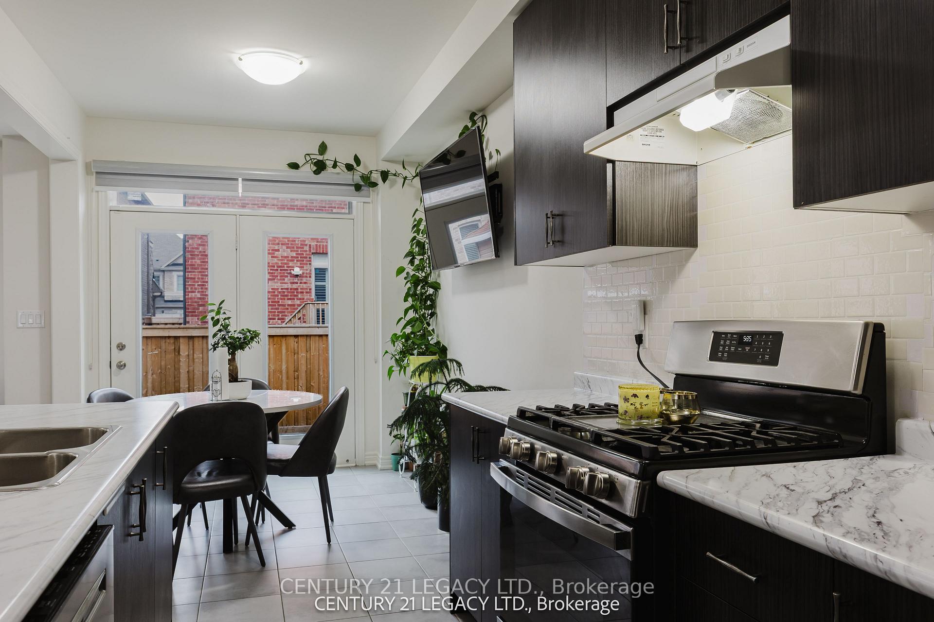 Photo 16 of 180 Agro Street, Hamilton, Waterdown — HOMEH