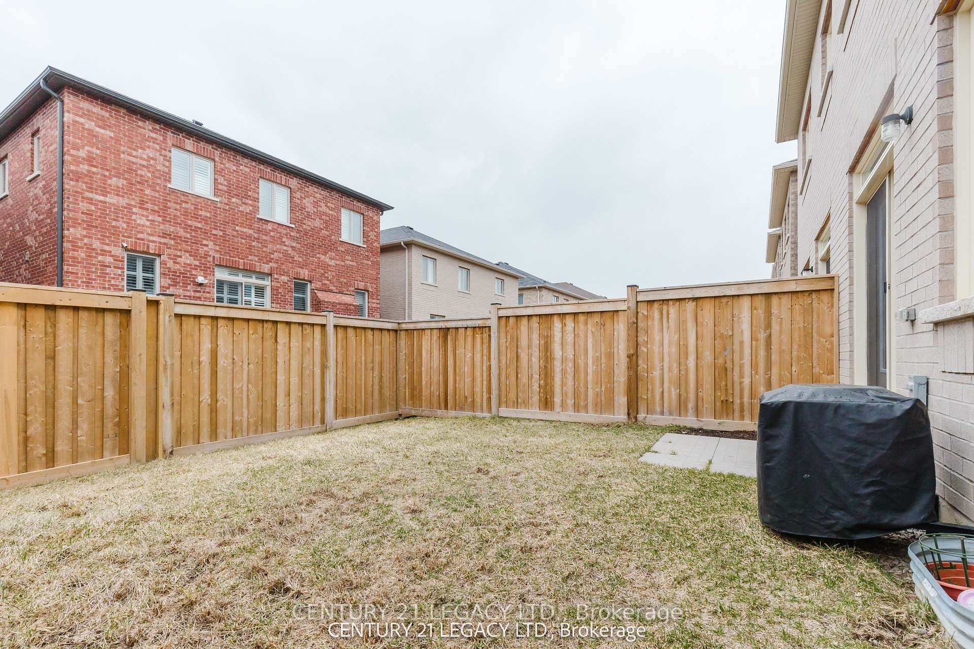 Photo 20 of 180 Agro Street, Hamilton, Waterdown — HOMEH