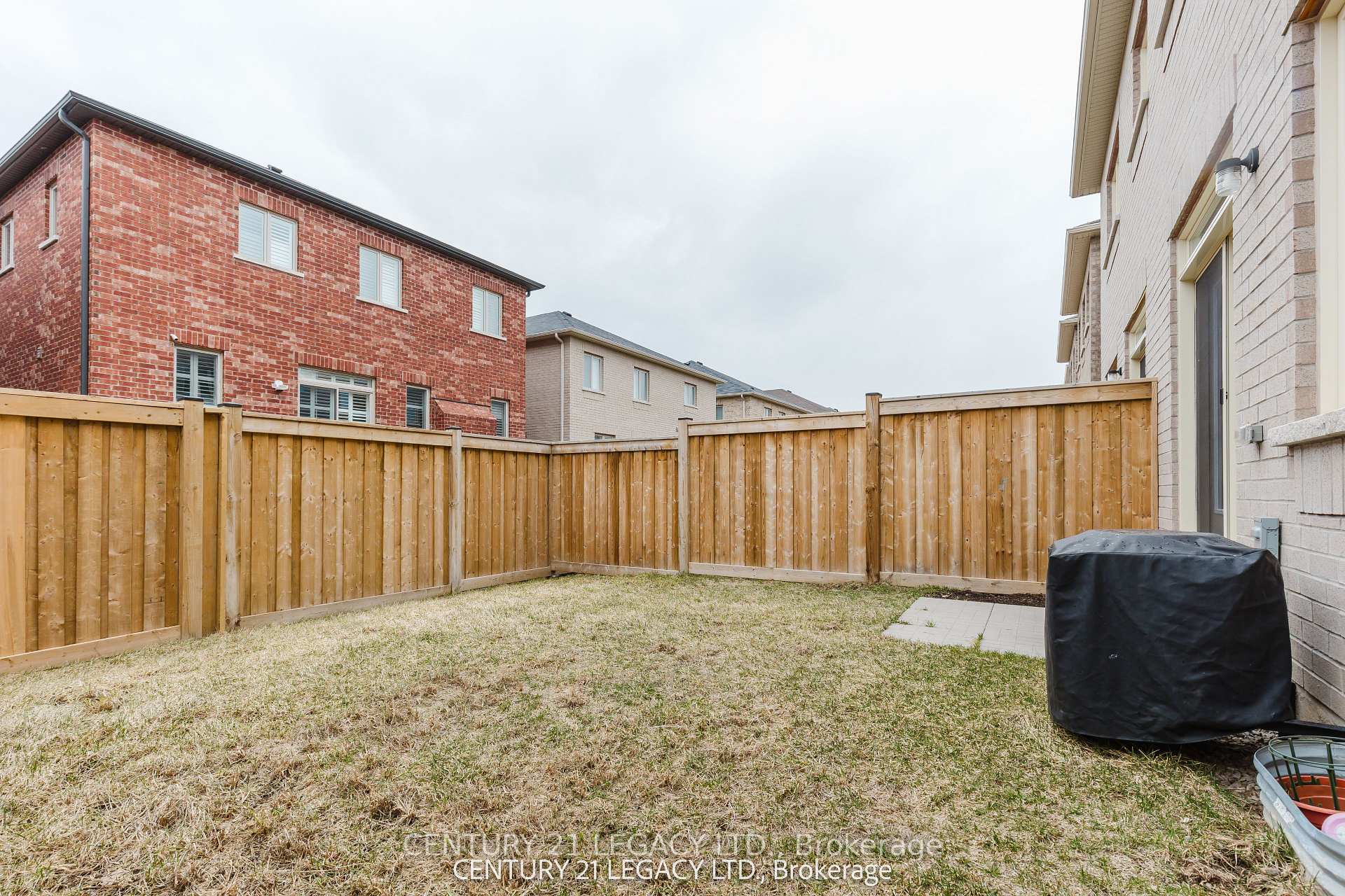 Photo 22 of 180 Agro Street, Hamilton, Waterdown — HOMEH
