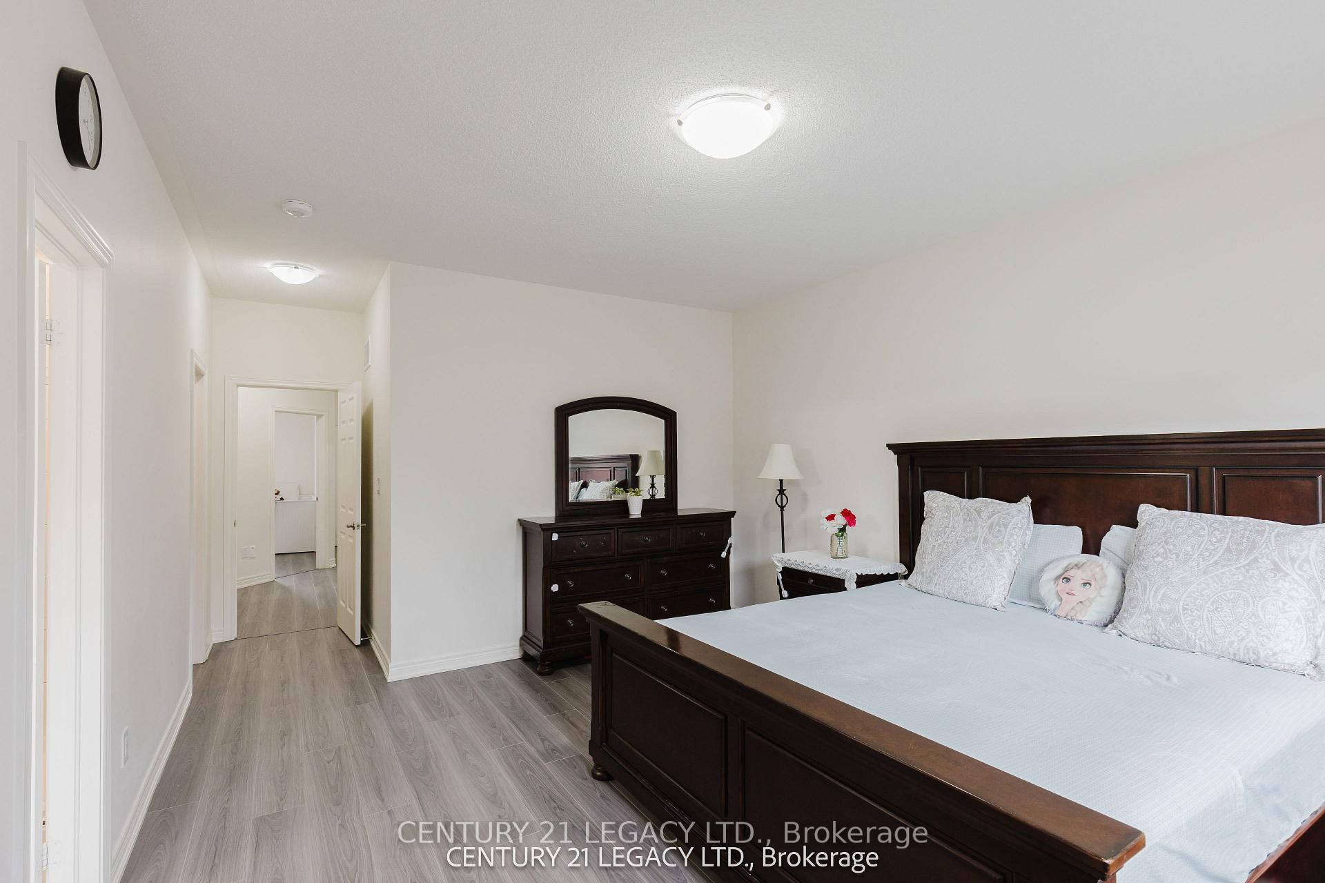 Photo 31 of 180 Agro Street, Hamilton, Waterdown — HOMEH
