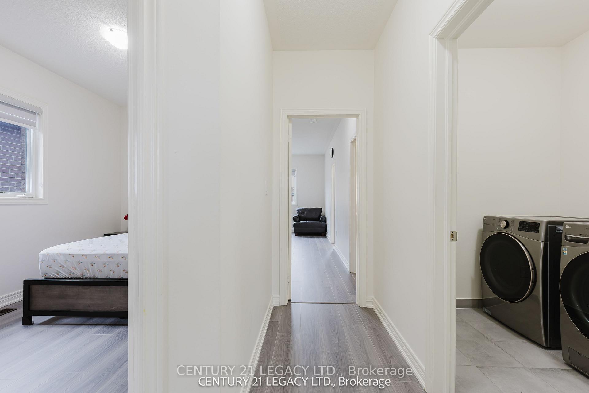 Photo 37 of 180 Agro Street, Hamilton, Waterdown — HOMEH