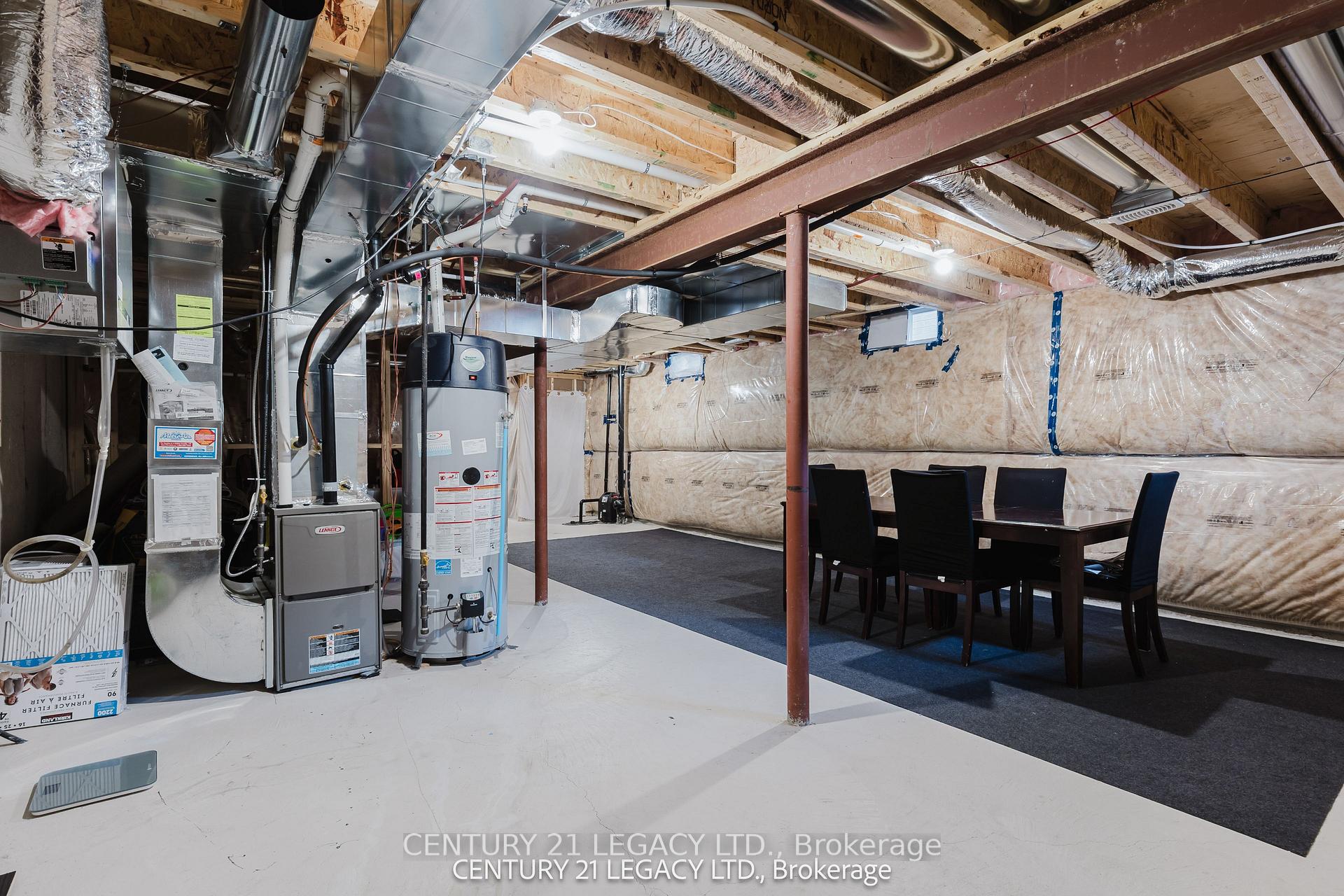 Photo 39 of 180 Agro Street, Hamilton, Waterdown — HOMEH