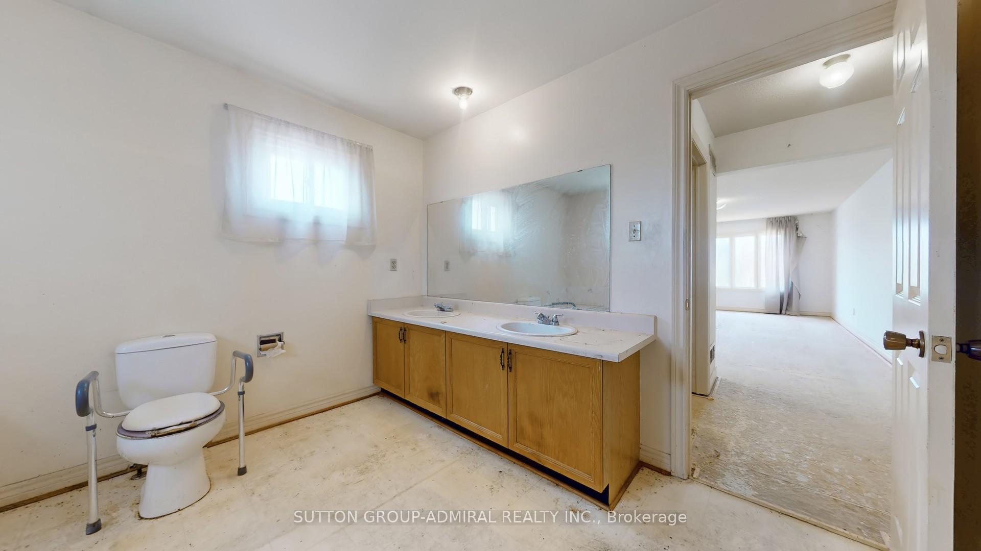 Photo 19 of 71 Featherstone Avenue, Markham, Middlefield — HOMEH