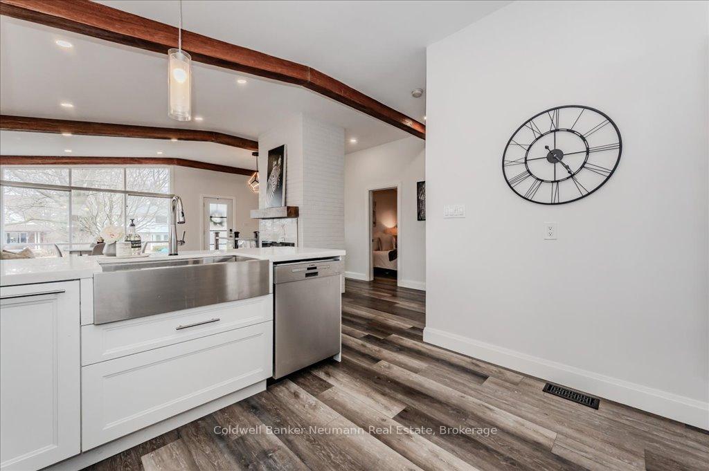 Photo 14 of 103 Hearth Crescent, Kitchener — HOMEH