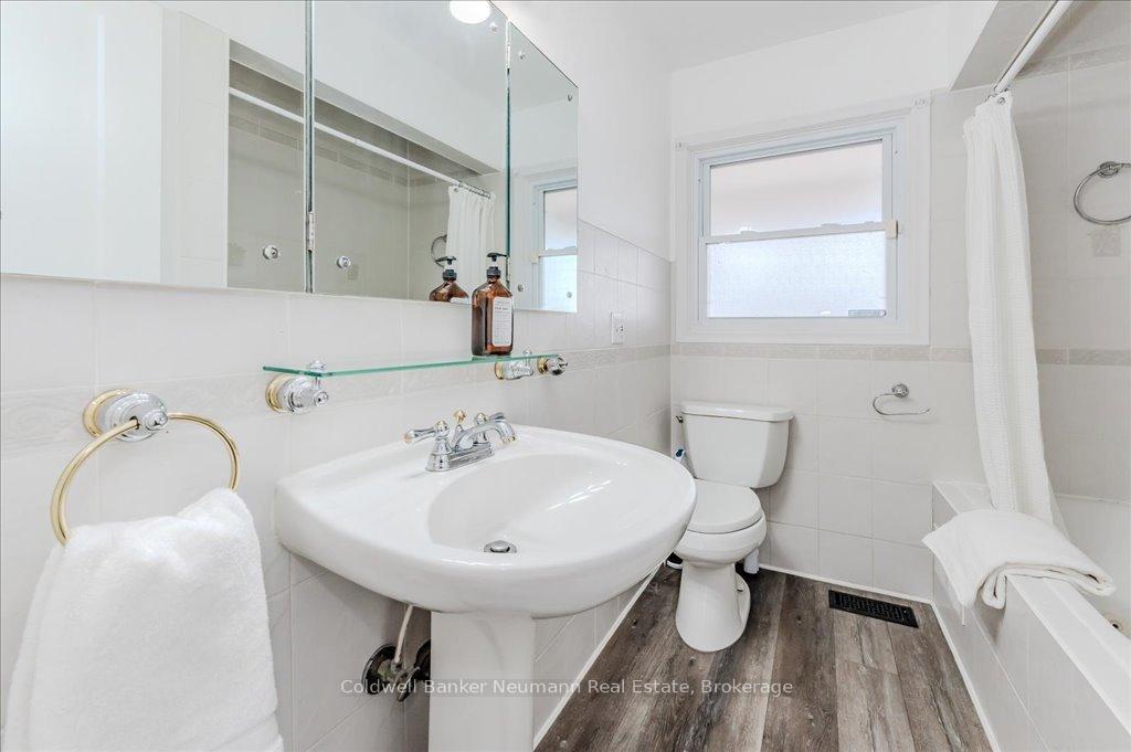 Photo 16 of 103 Hearth Crescent, Kitchener — HOMEH