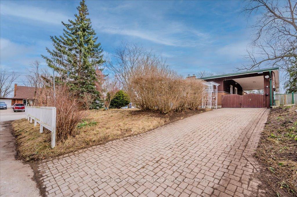 Photo 26 of 103 Hearth Crescent, Kitchener — HOMEH