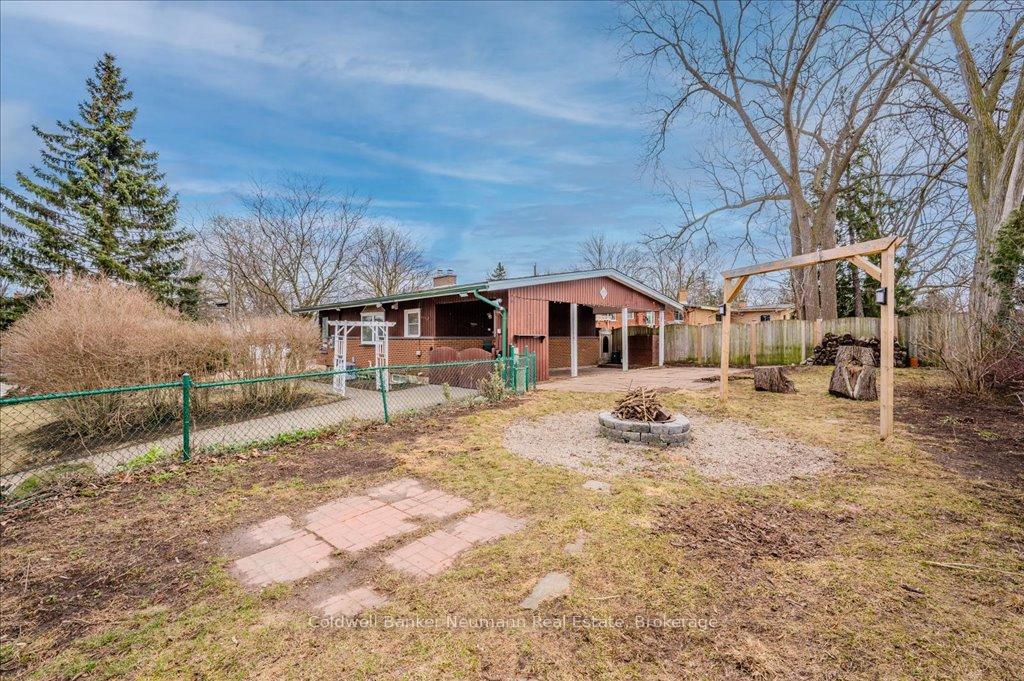 Photo 31 of 103 Hearth Crescent, Kitchener — HOMEH