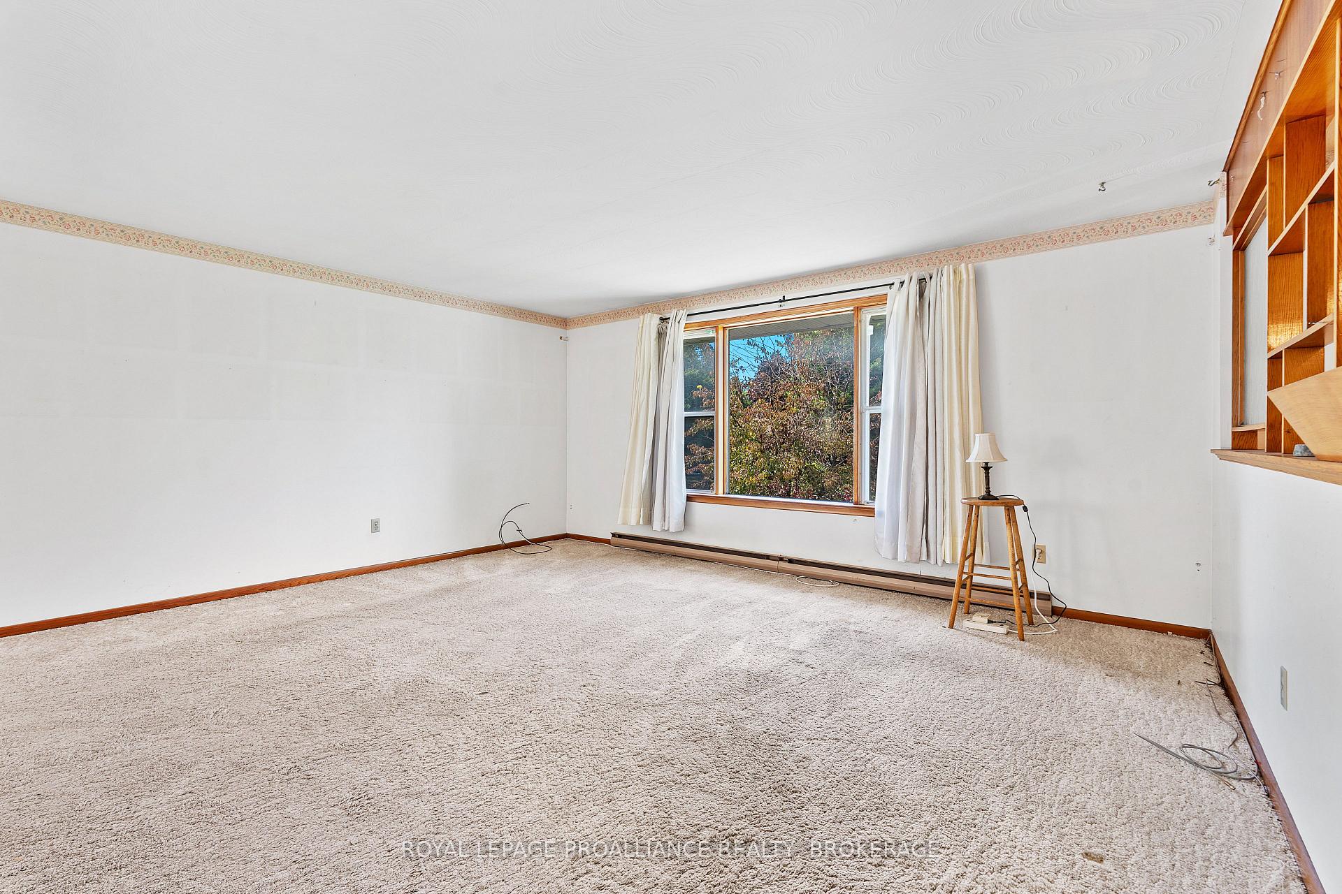 Photo 5 of 327 Avenue Road, Kingston, West of Sir John A. Blvd — HOMEH