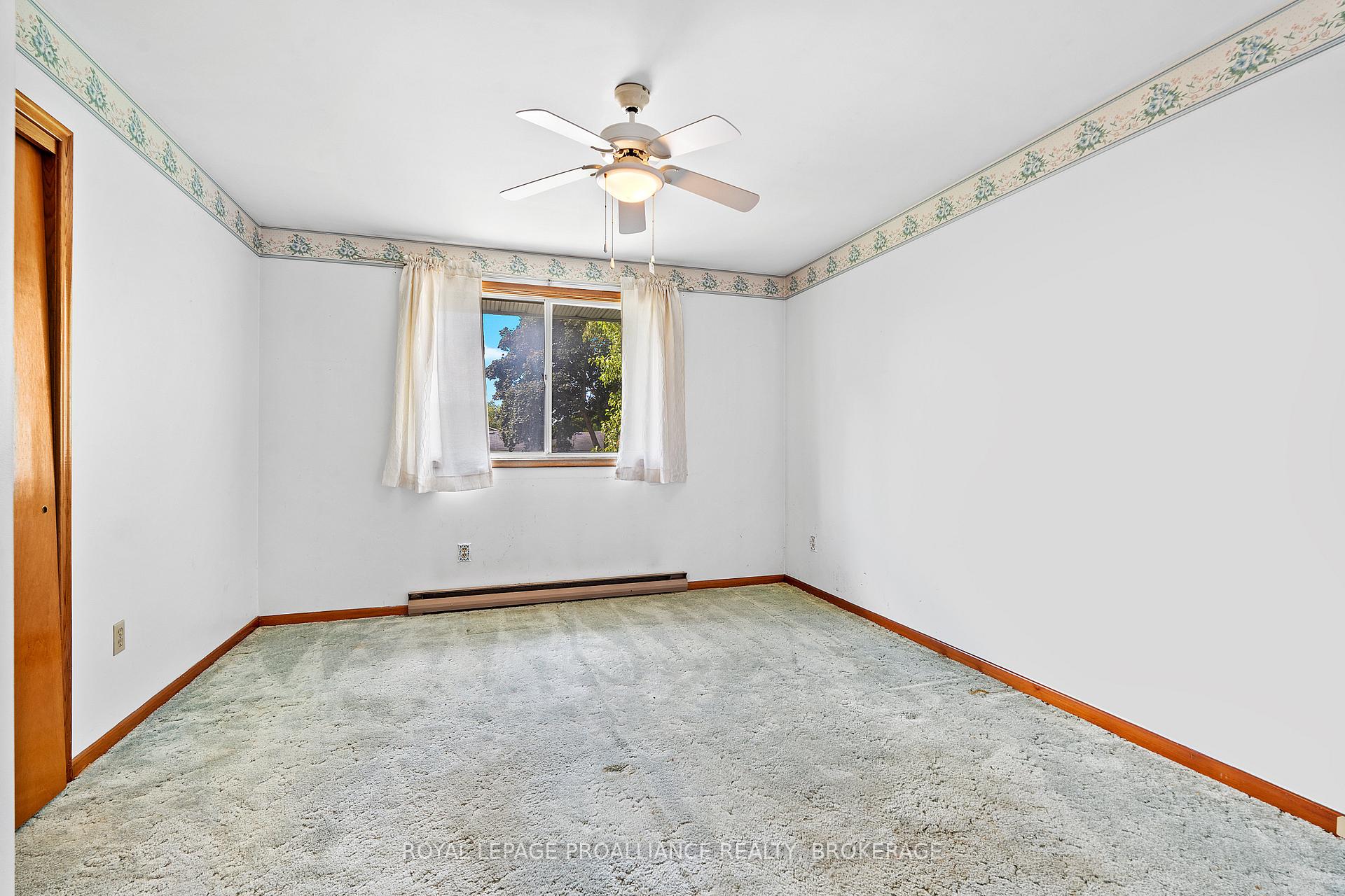 Photo 18 of 327 Avenue Road, Kingston, West of Sir John A. Blvd — HOMEH