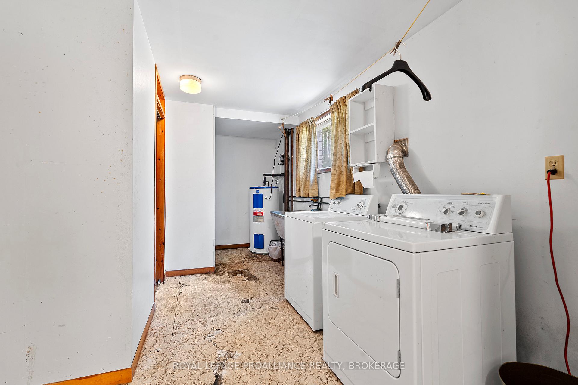 Photo 27 of 327 Avenue Road, Kingston, West of Sir John A. Blvd — HOMEH