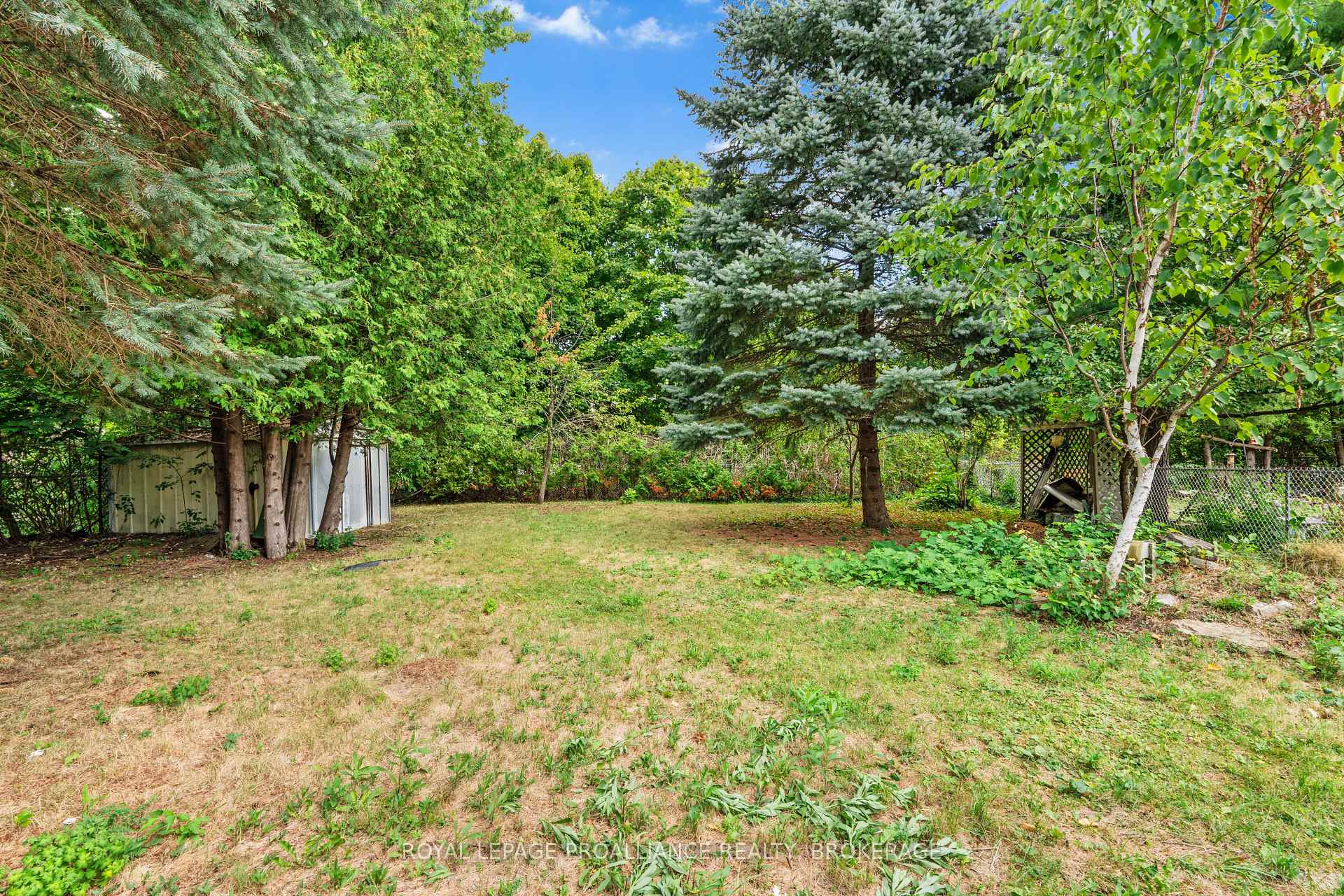 Photo 30 of 327 Avenue Road, Kingston, West of Sir John A. Blvd — HOMEH