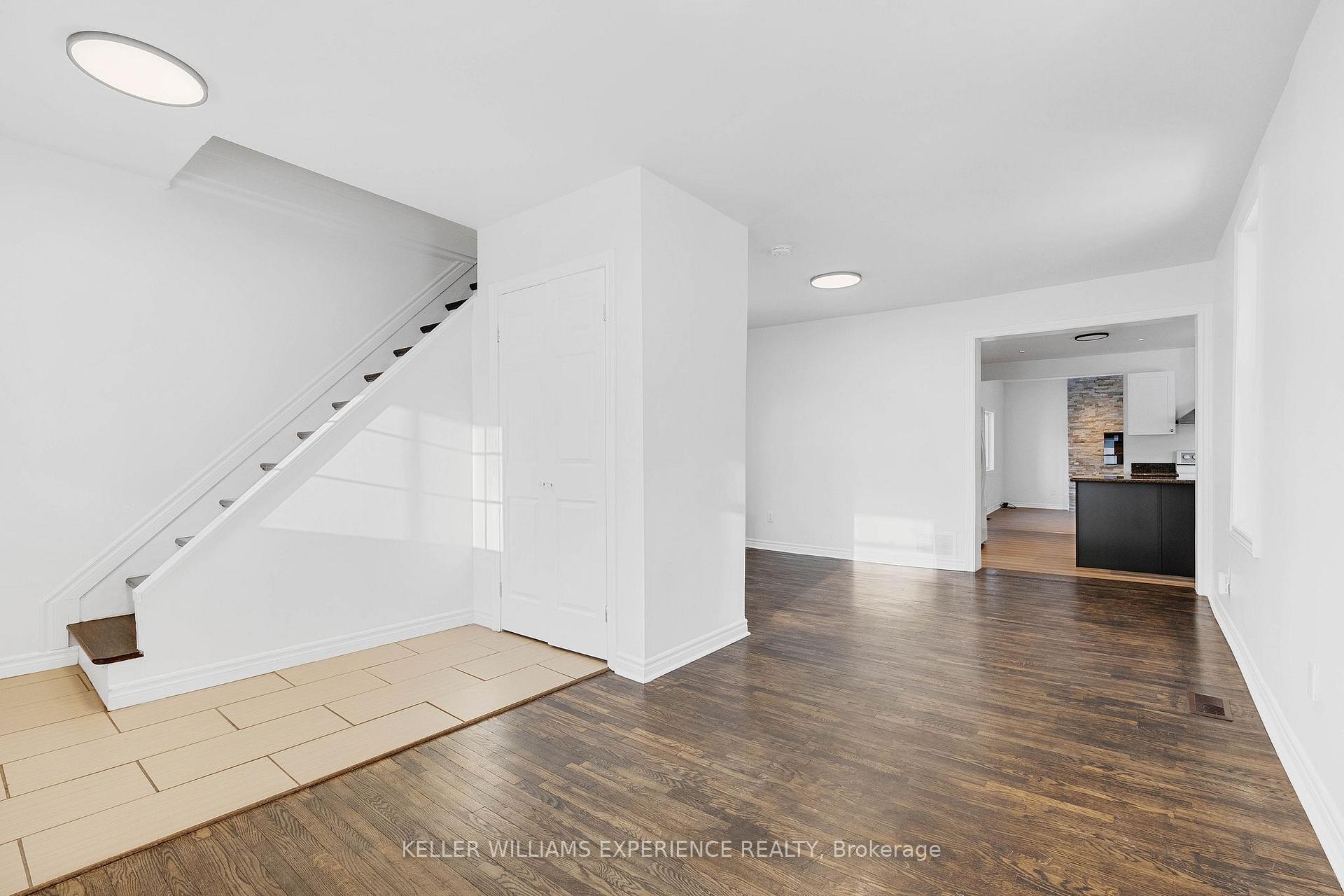 Photo 4 of 608 Bay Street, Midland — HOMEH