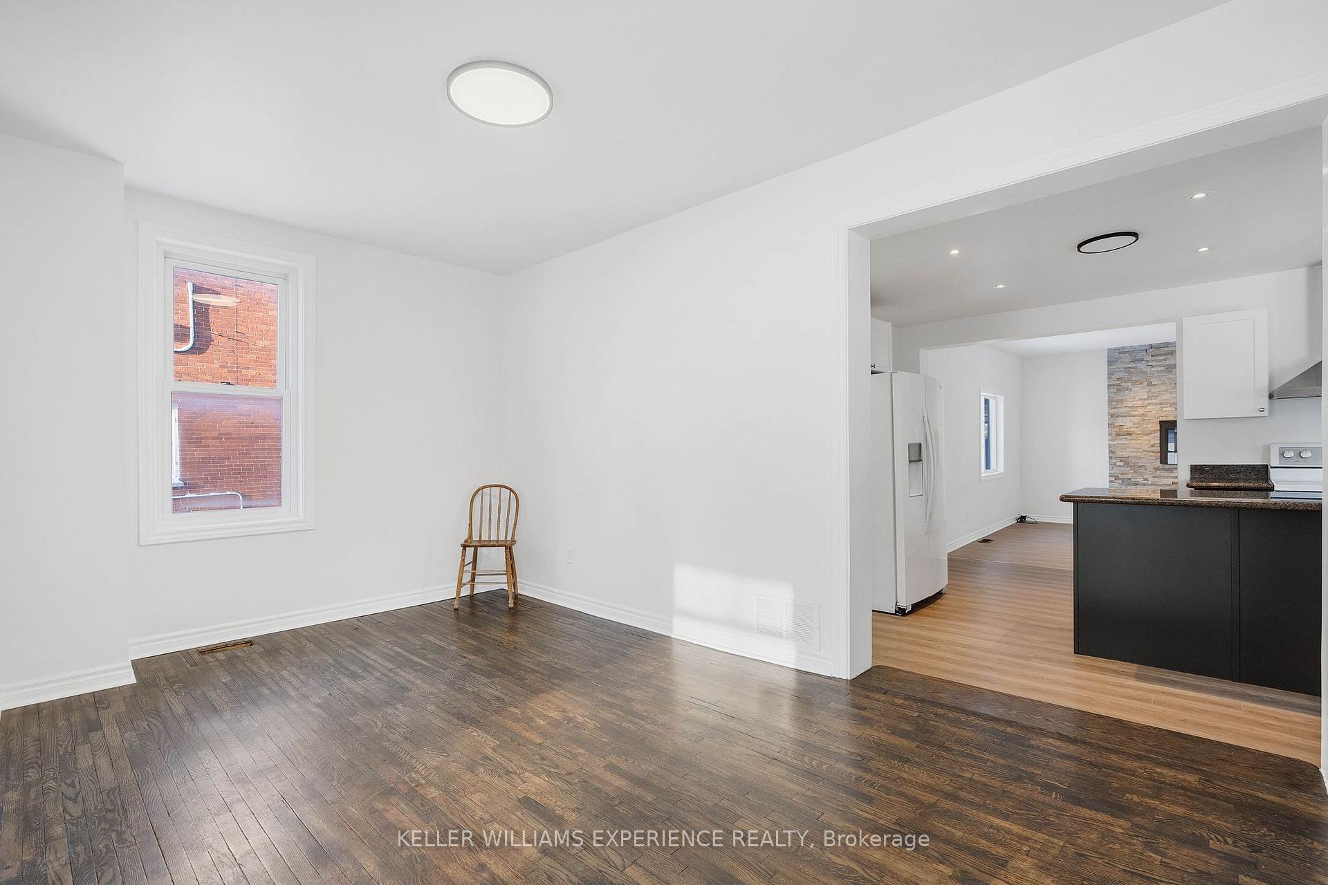 Photo 8 of 608 Bay Street, Midland — HOMEH