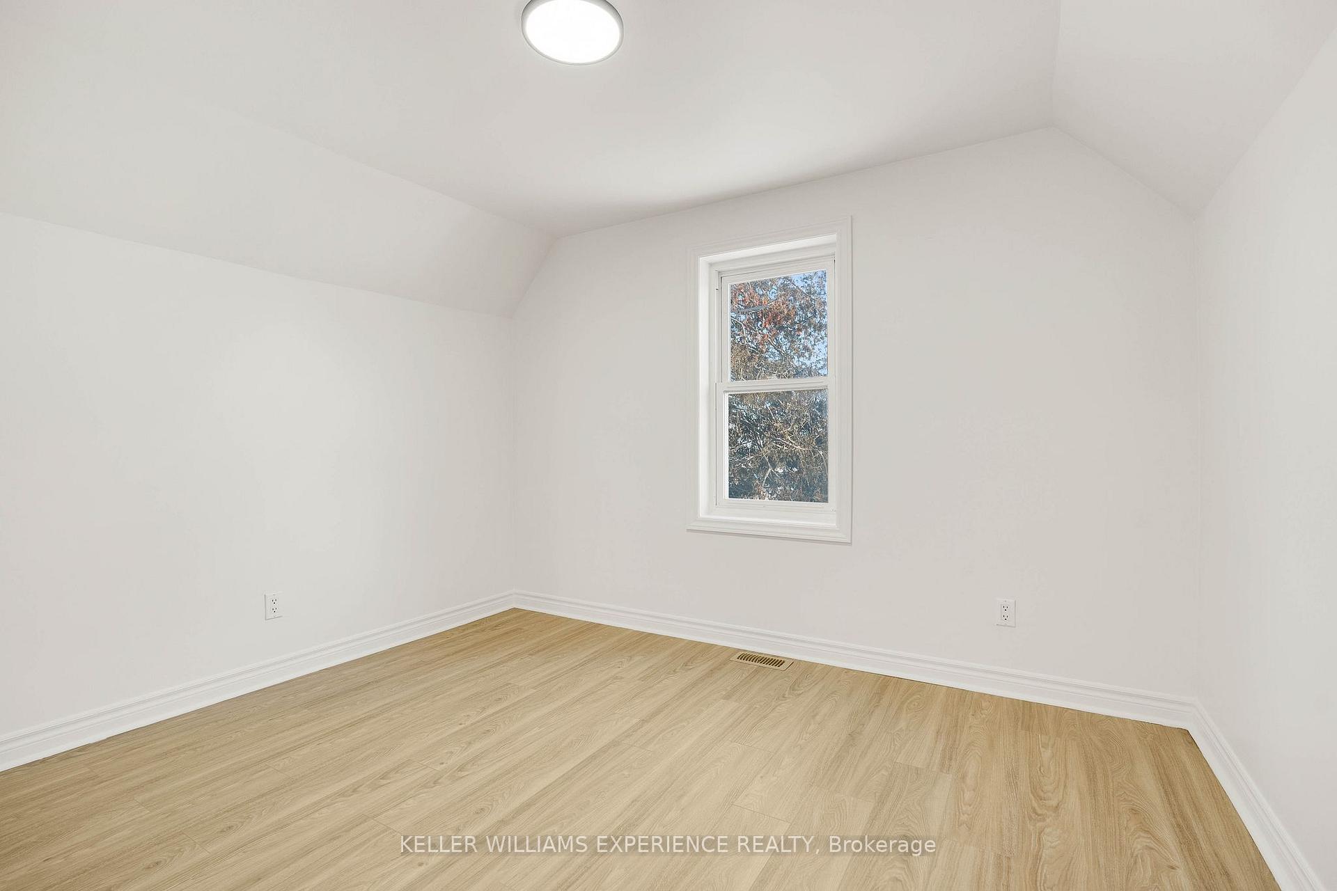 Photo 22 of 608 Bay Street, Midland — HOMEH