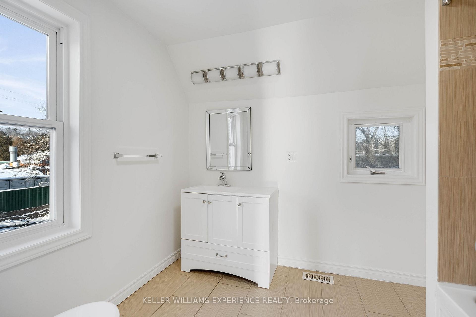 Photo 26 of 608 Bay Street, Midland — HOMEH