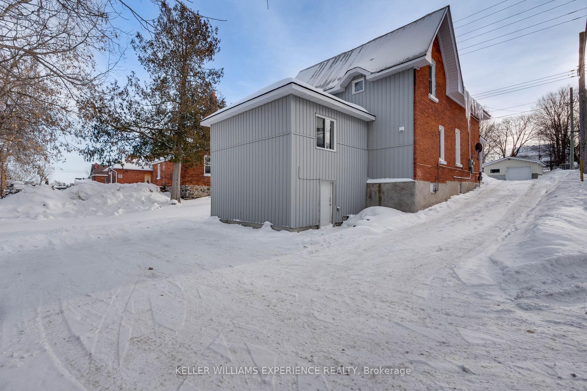 Photo 28 of 608 Bay Street, Midland — HOMEH