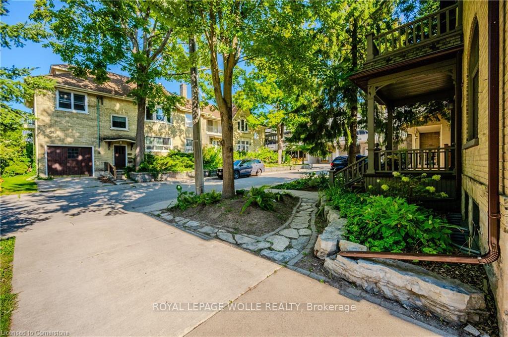 Photo 3 of 7 Richmond Avenue, Kitchener — HOMEH