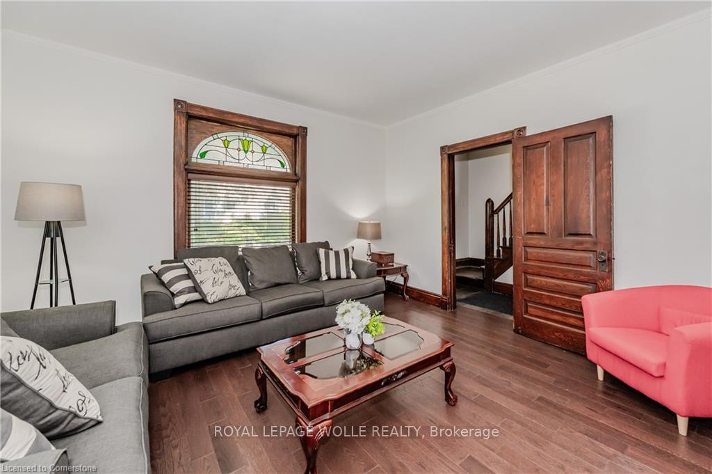 Photo 8 of 7 Richmond Avenue, Kitchener — HOMEH