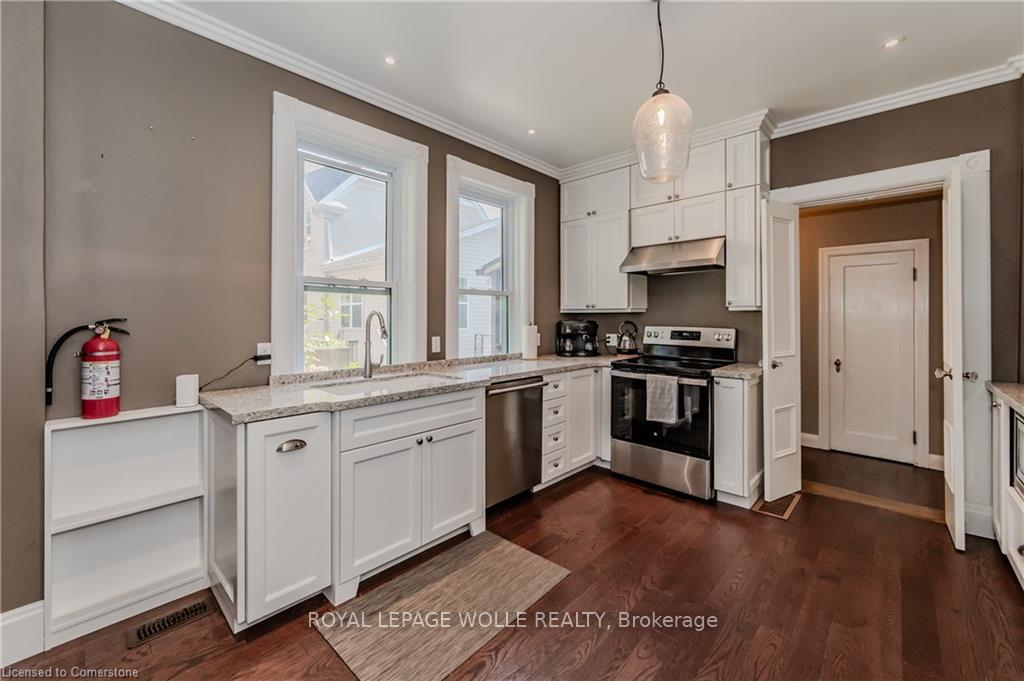 Photo 11 of 7 Richmond Avenue, Kitchener — HOMEH
