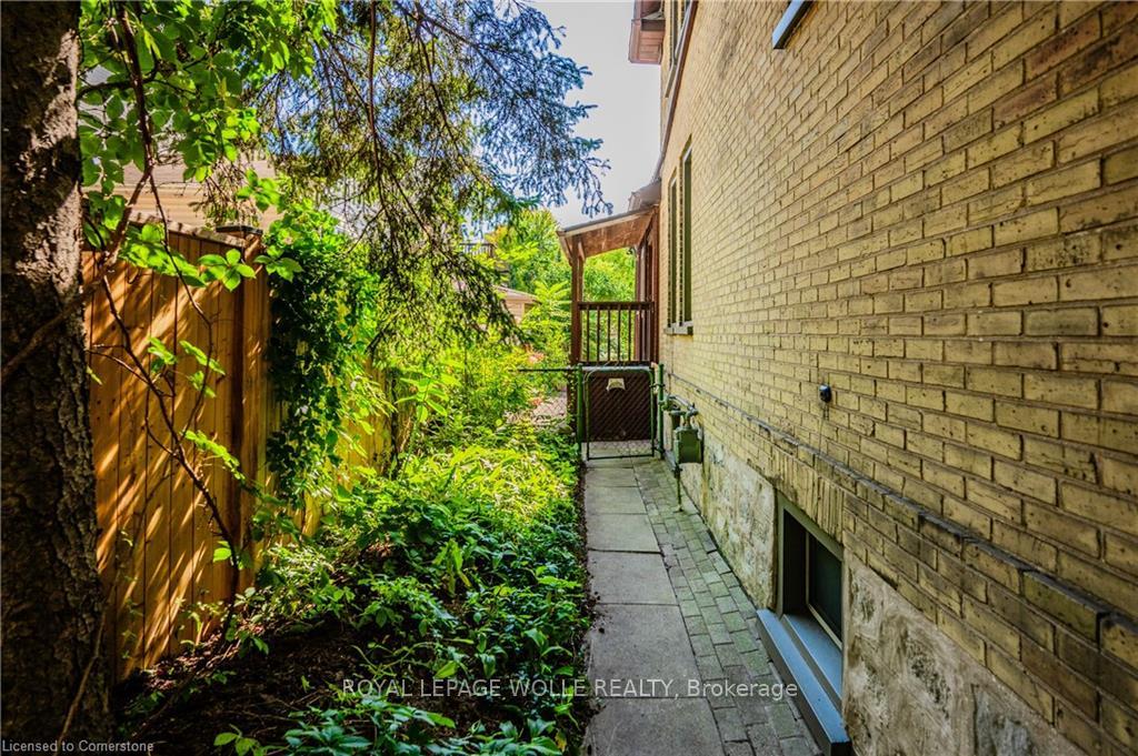 Photo 31 of 7 Richmond Avenue, Kitchener — HOMEH