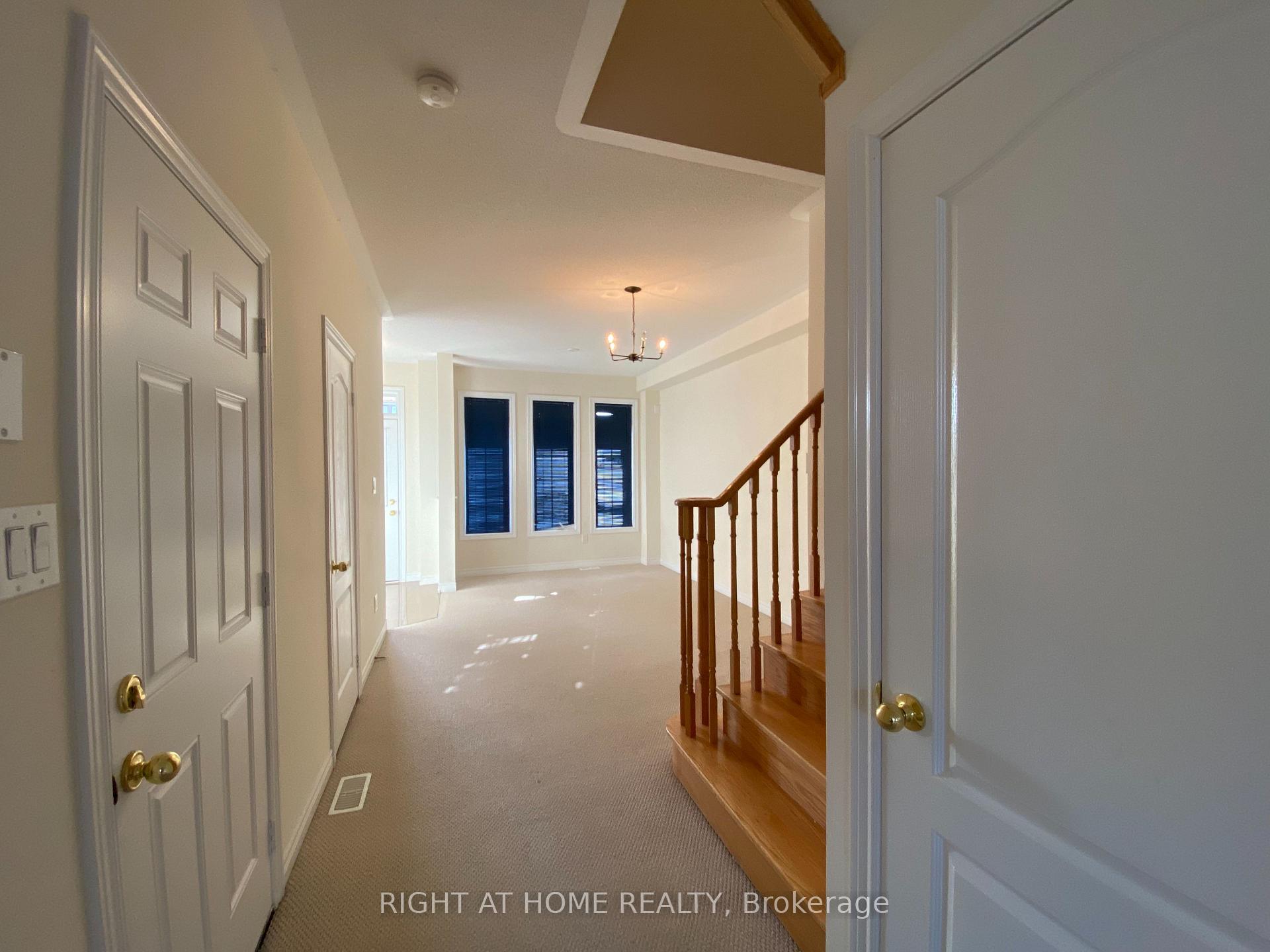 Photo 4 of 101 Hammersly Boulevard, Markham, Wismer — HOMEH