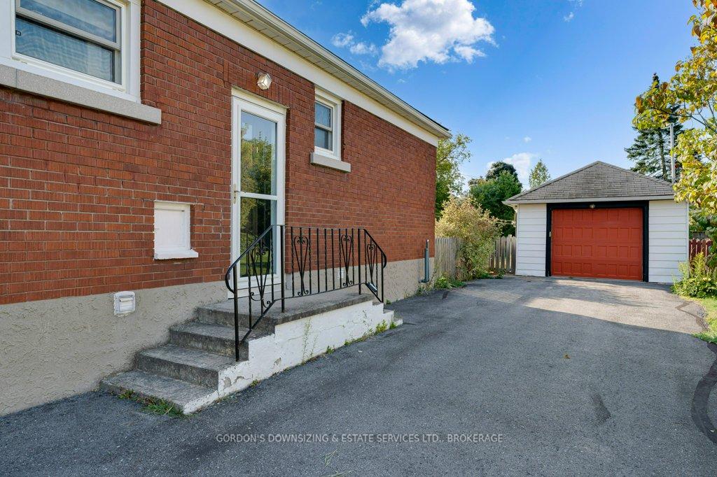 Photo 3 of 19 Cameron Street, Kingston, East of Sir John A. Blvd — HOMEH