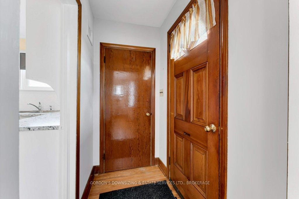 Photo 4 of 19 Cameron Street, Kingston, East of Sir John A. Blvd — HOMEH