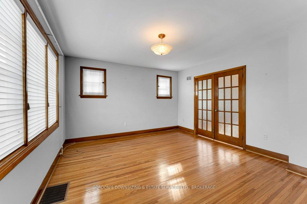 Photo 6 of 19 Cameron Street, Kingston, East of Sir John A. Blvd — HOMEH
