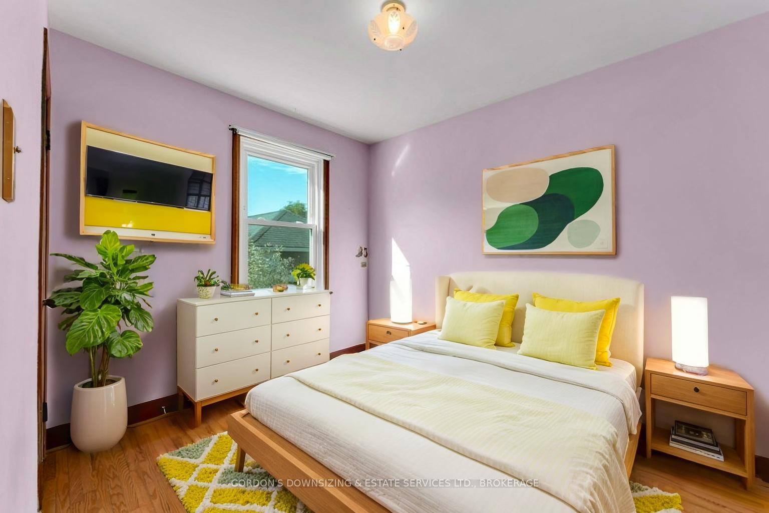 Photo 18 of 19 Cameron Street, Kingston, East of Sir John A. Blvd — HOMEH