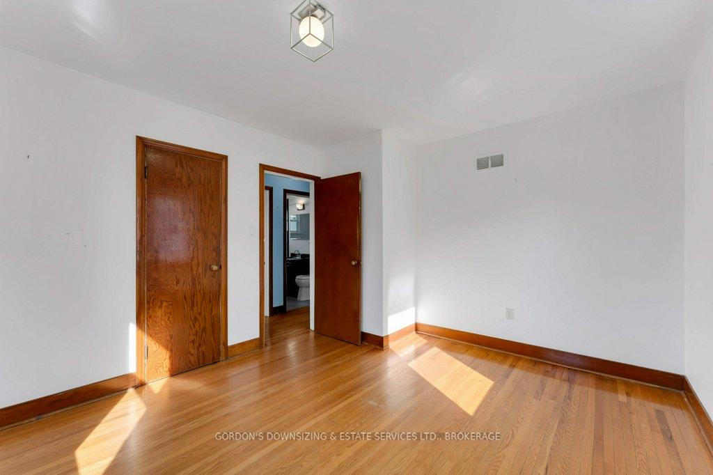 Photo 23 of 19 Cameron Street, Kingston, East of Sir John A. Blvd — HOMEH