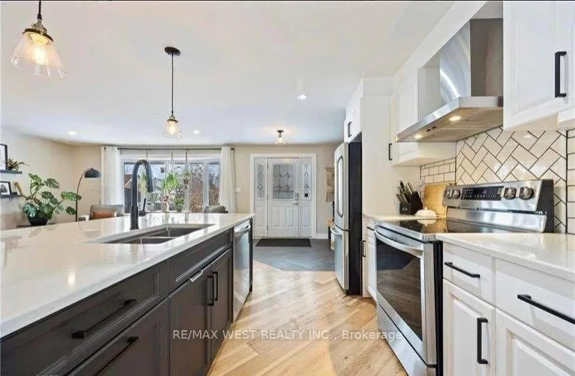 Photo 10 of 653 Fleet Street, Kingston, South of Taylor-Kidd Blvd — HOMEH