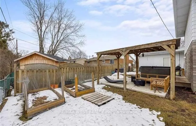 Photo 32 of 653 Fleet Street, Kingston, South of Taylor-Kidd Blvd — HOMEH