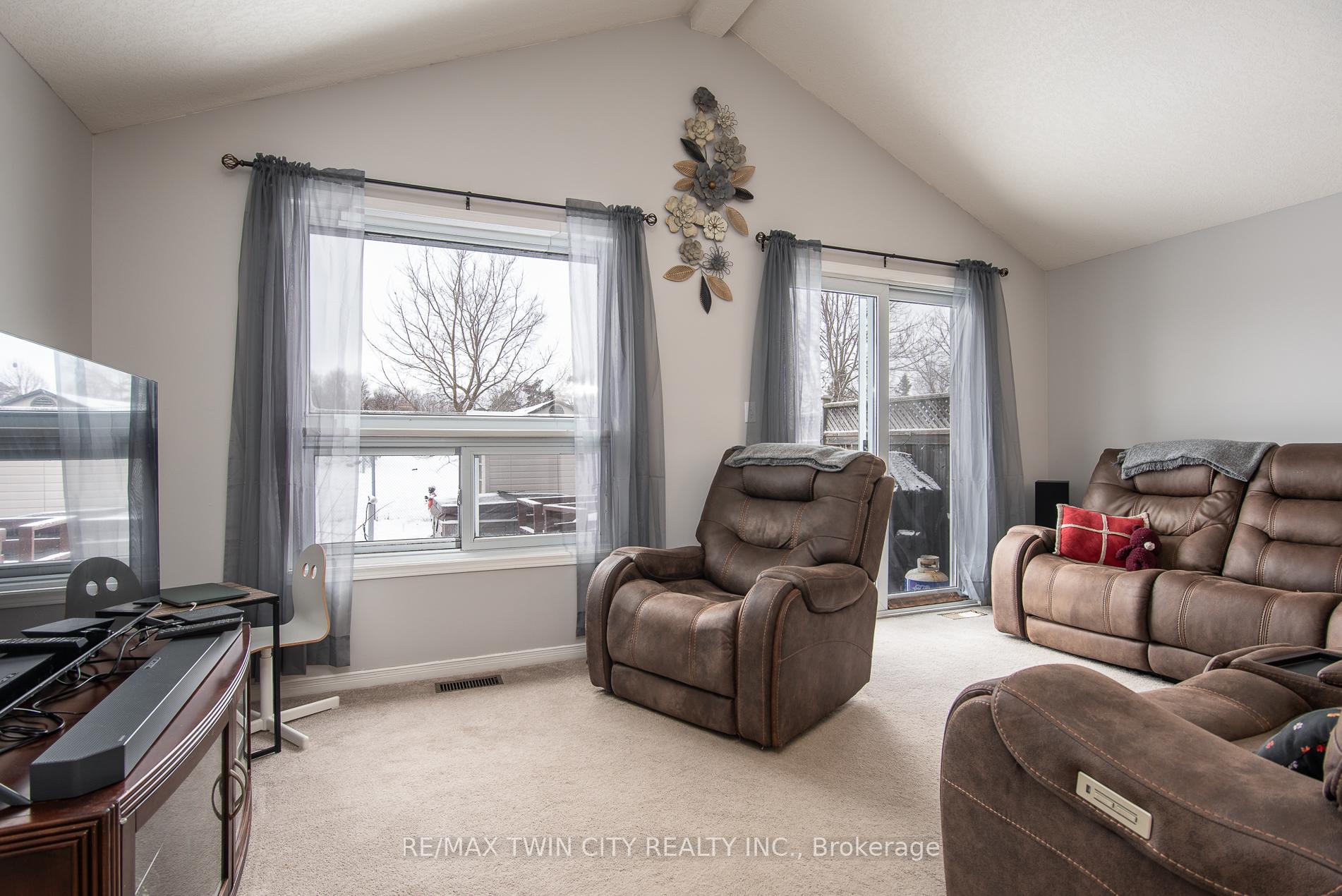 Photo 13 of 143 Activa Avenue, Kitchener — HOMEH