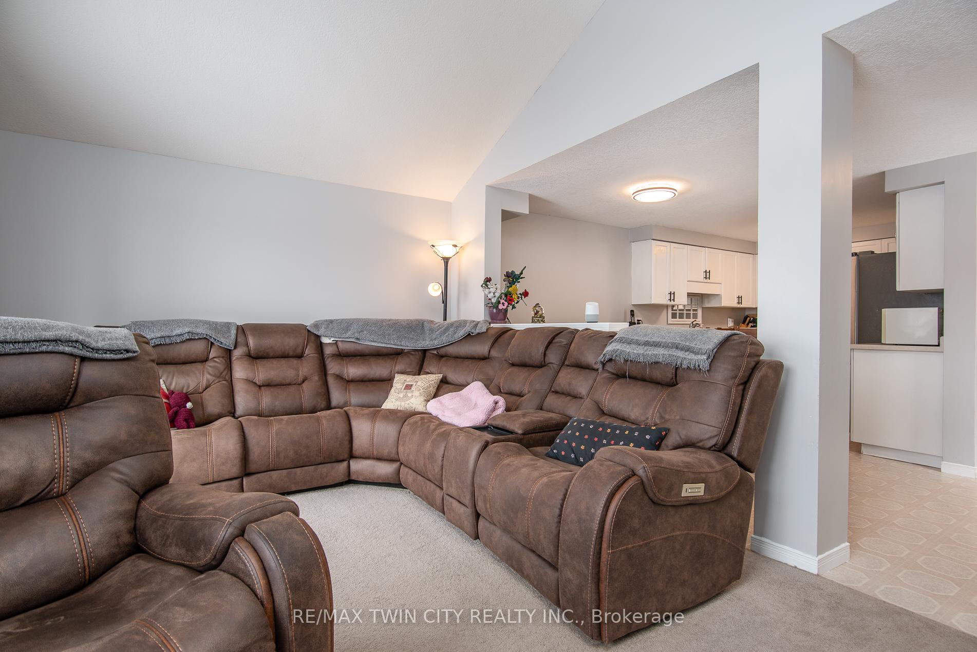 Photo 15 of 143 Activa Avenue, Kitchener — HOMEH