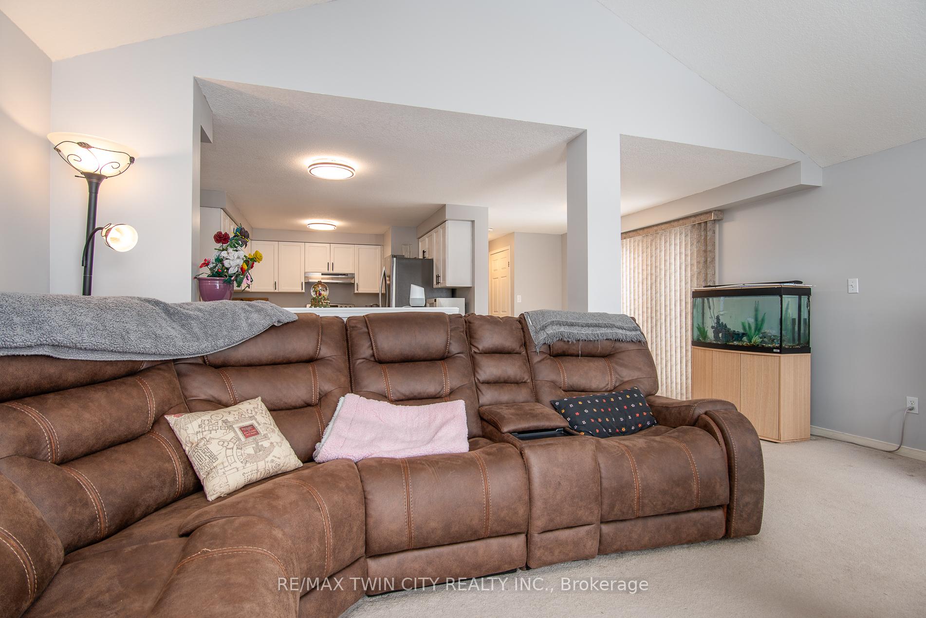 Photo 16 of 143 Activa Avenue, Kitchener — HOMEH