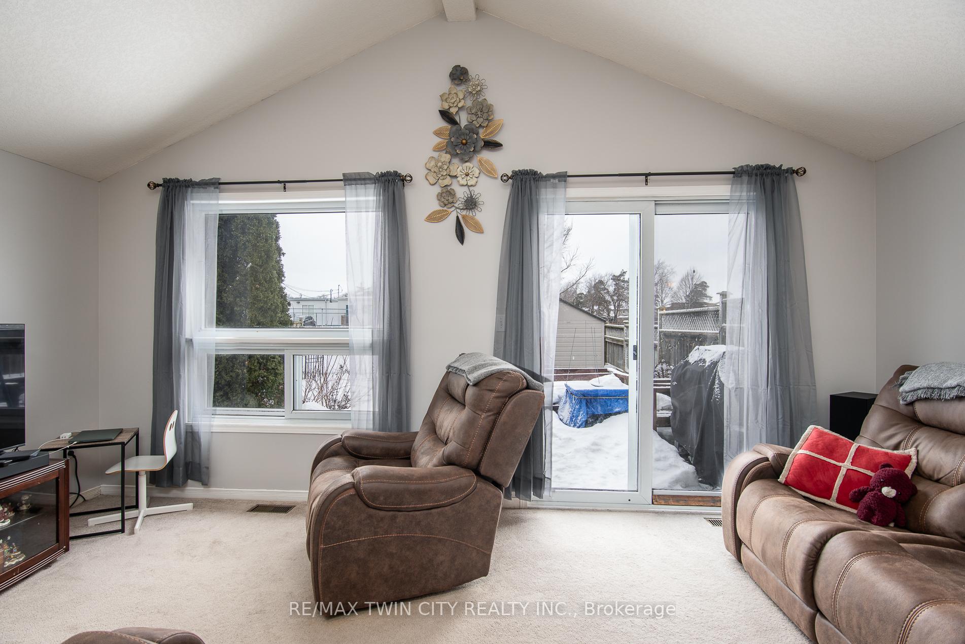 Photo 18 of 143 Activa Avenue, Kitchener — HOMEH