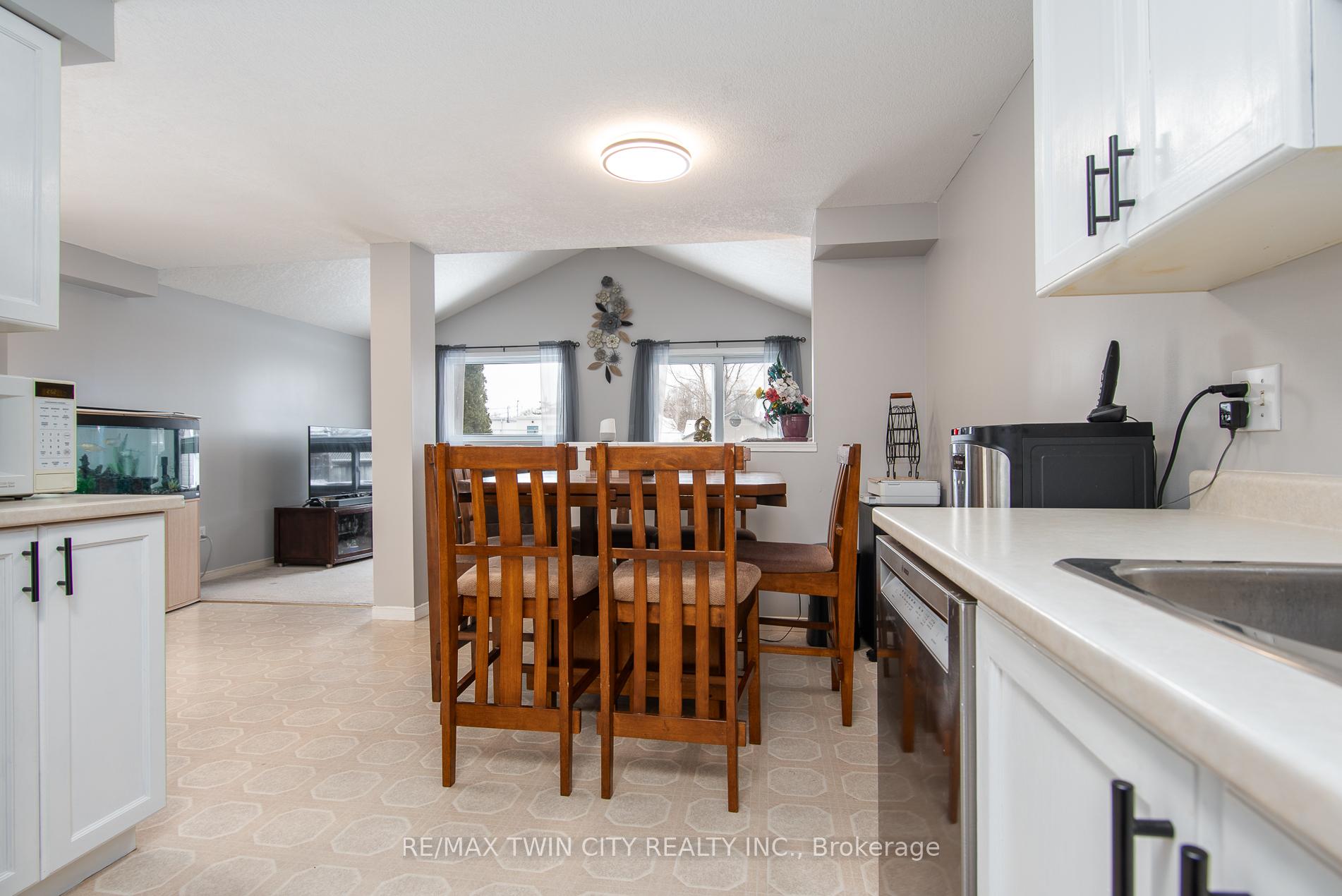 Photo 22 of 143 Activa Avenue, Kitchener — HOMEH