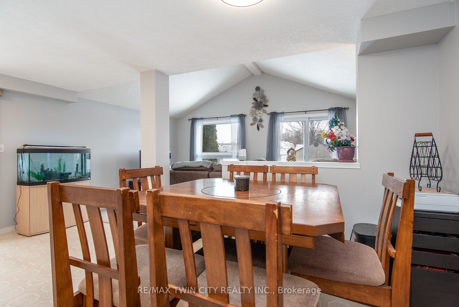 Photo 23 of 143 Activa Avenue, Kitchener — HOMEH