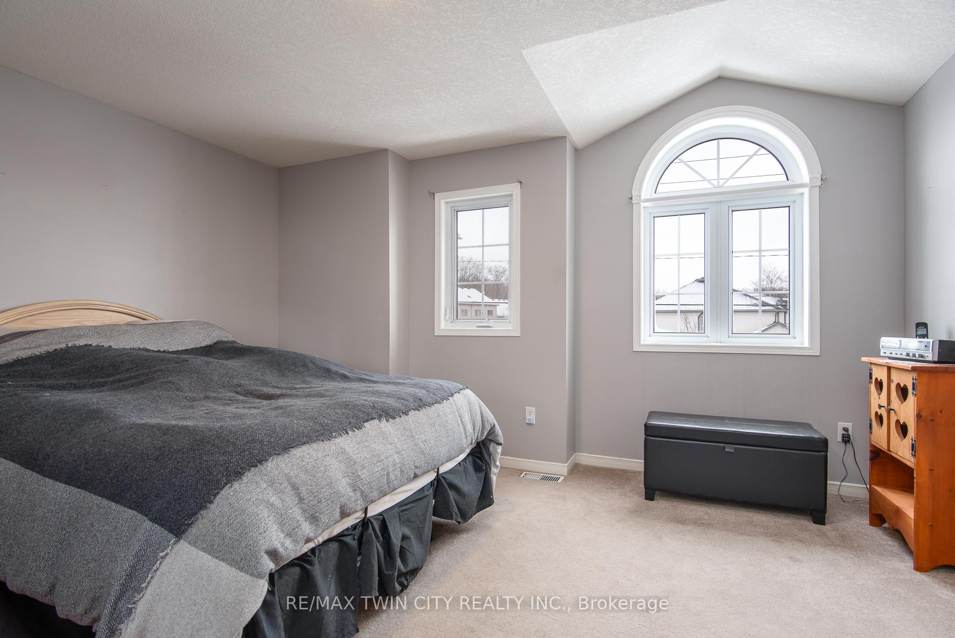 Photo 33 of 143 Activa Avenue, Kitchener — HOMEH