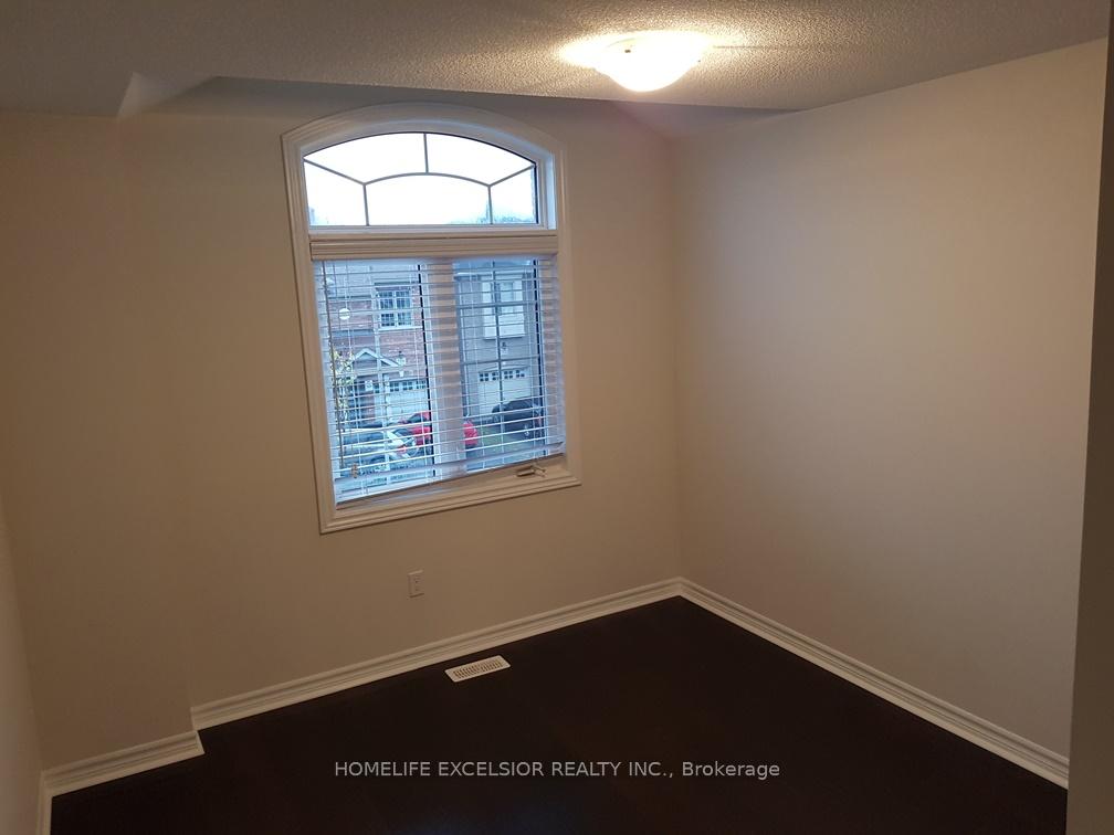 Photo 2 of 723 Hammersly Boulevard, Markham, Wismer — HOMEH