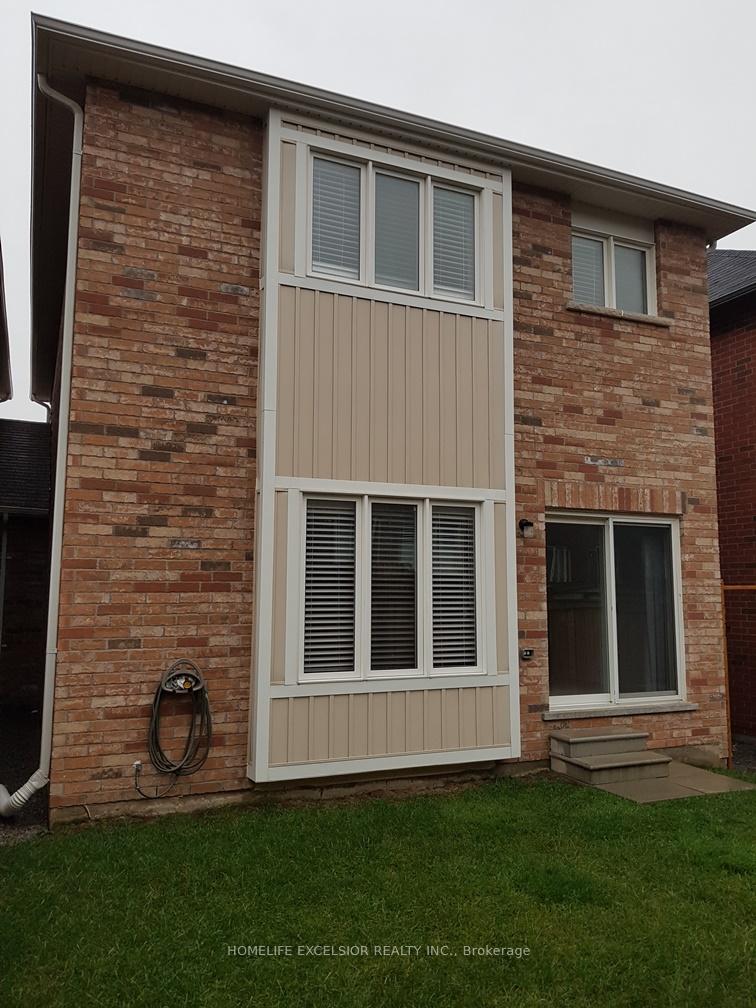 Photo 3 of 723 Hammersly Boulevard, Markham, Wismer — HOMEH