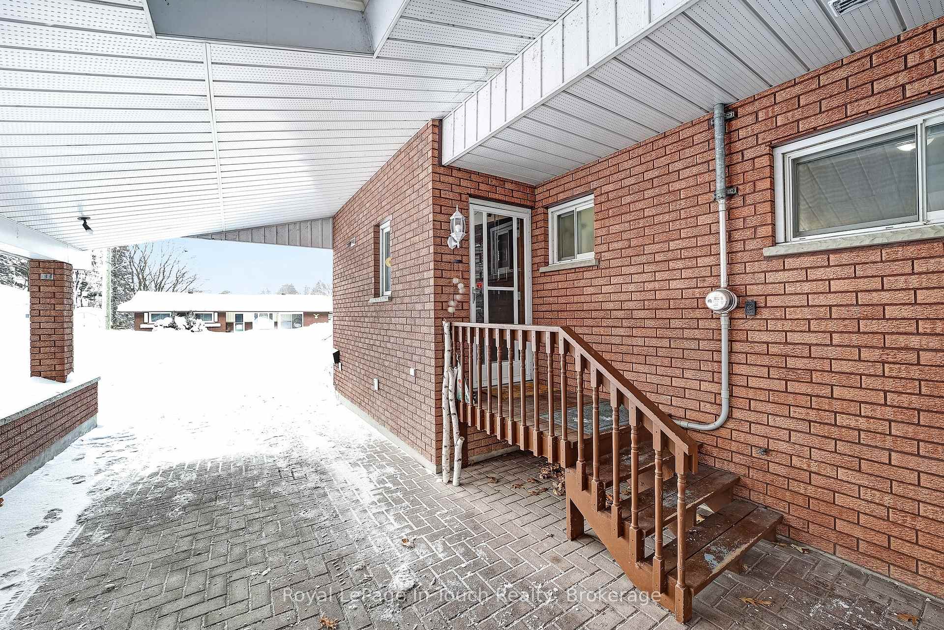 Photo 4 of 294 Eighth Street, Midland — HOMEH