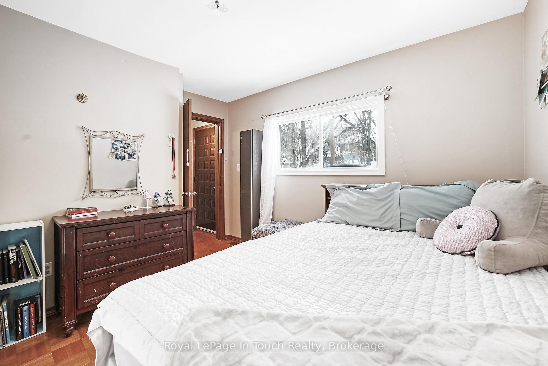 Photo 19 of 294 Eighth Street, Midland — HOMEH